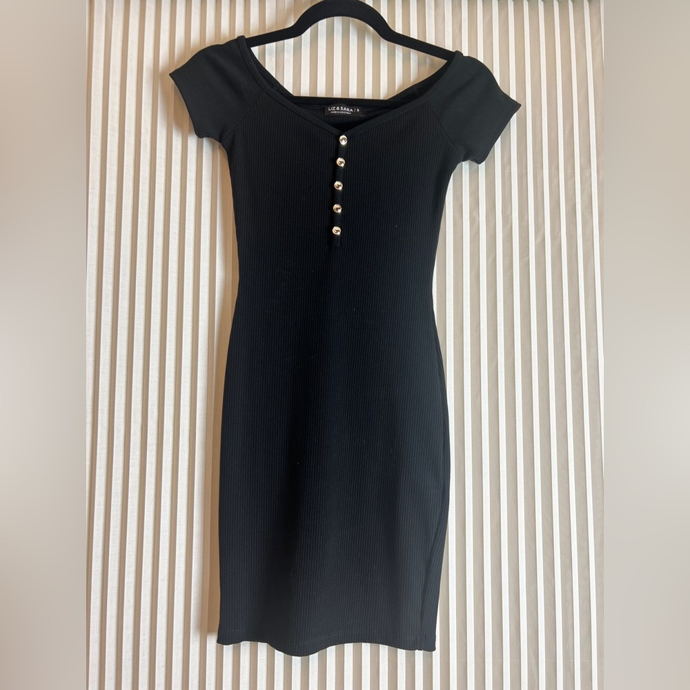 Liz & Sara little black dress